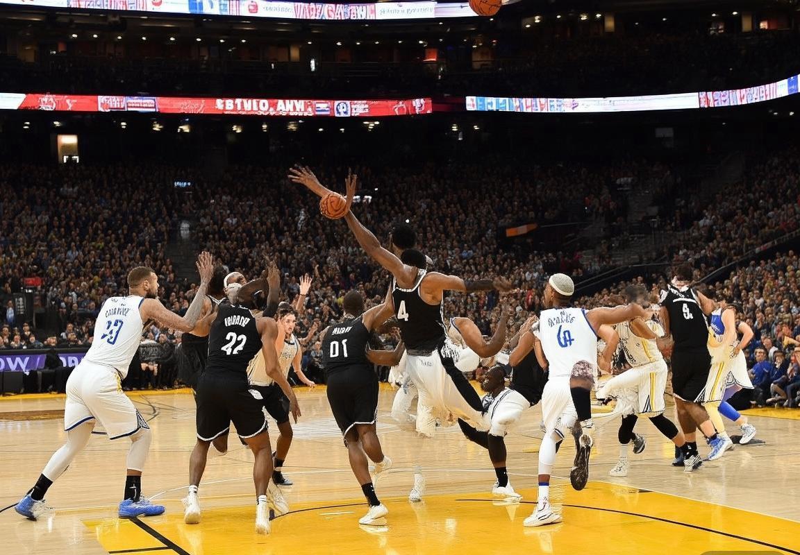 2020NBA巅峰对决：欧文库里火花四溅篮球盛宴(图1)