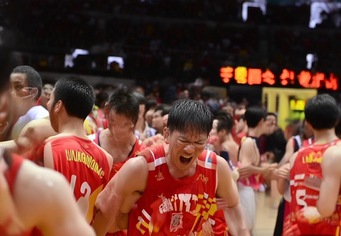 2014年CBA总决赛：广东VS辽宁巅峰对决纪实(图2)